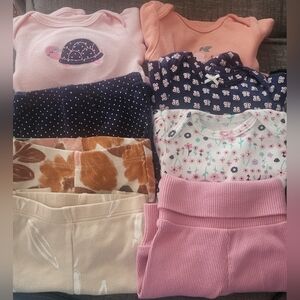 CARTER'S NEWBORN CLOTHES!! 8 PIECES